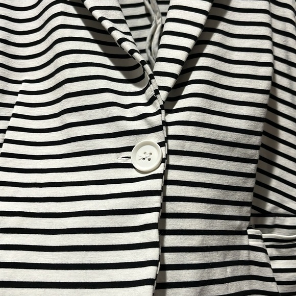 Philosophy Women’s black and white Long Sleeve stripes blazer Button Size Large - Picture 7 of 10